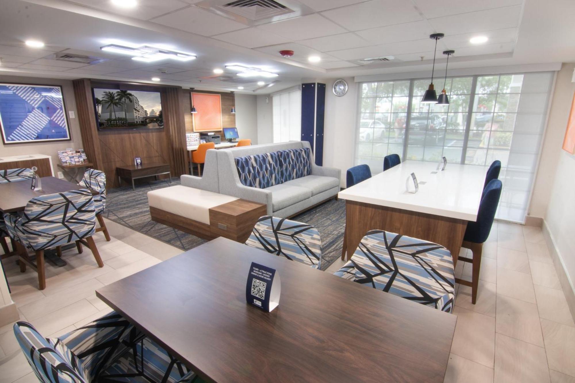 Holiday Inn Express And Suites Fort Lauderdale Airport West By Ihg Дейви Екстериор снимка