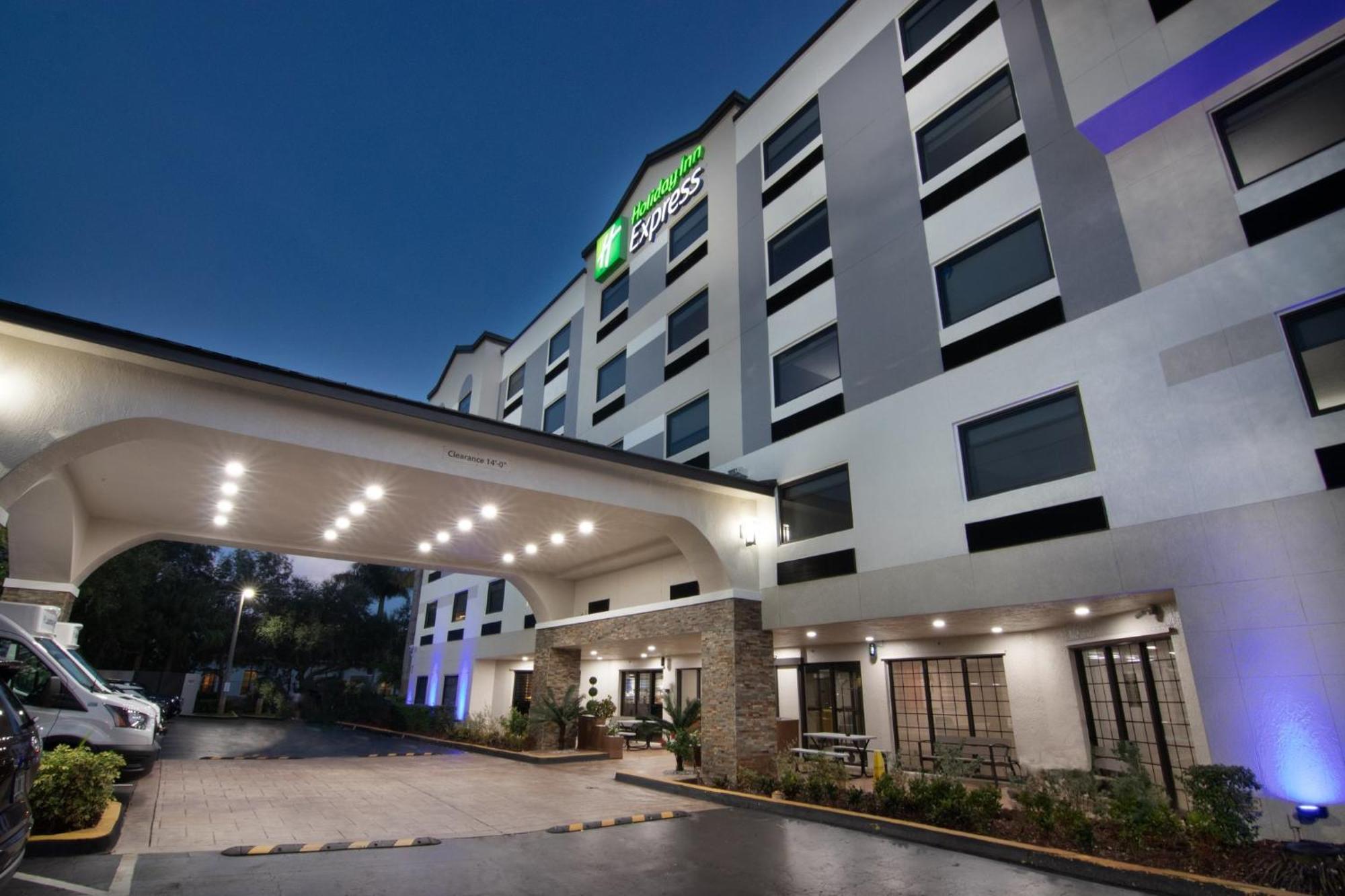 Holiday Inn Express And Suites Fort Lauderdale Airport West By Ihg Дейви Екстериор снимка