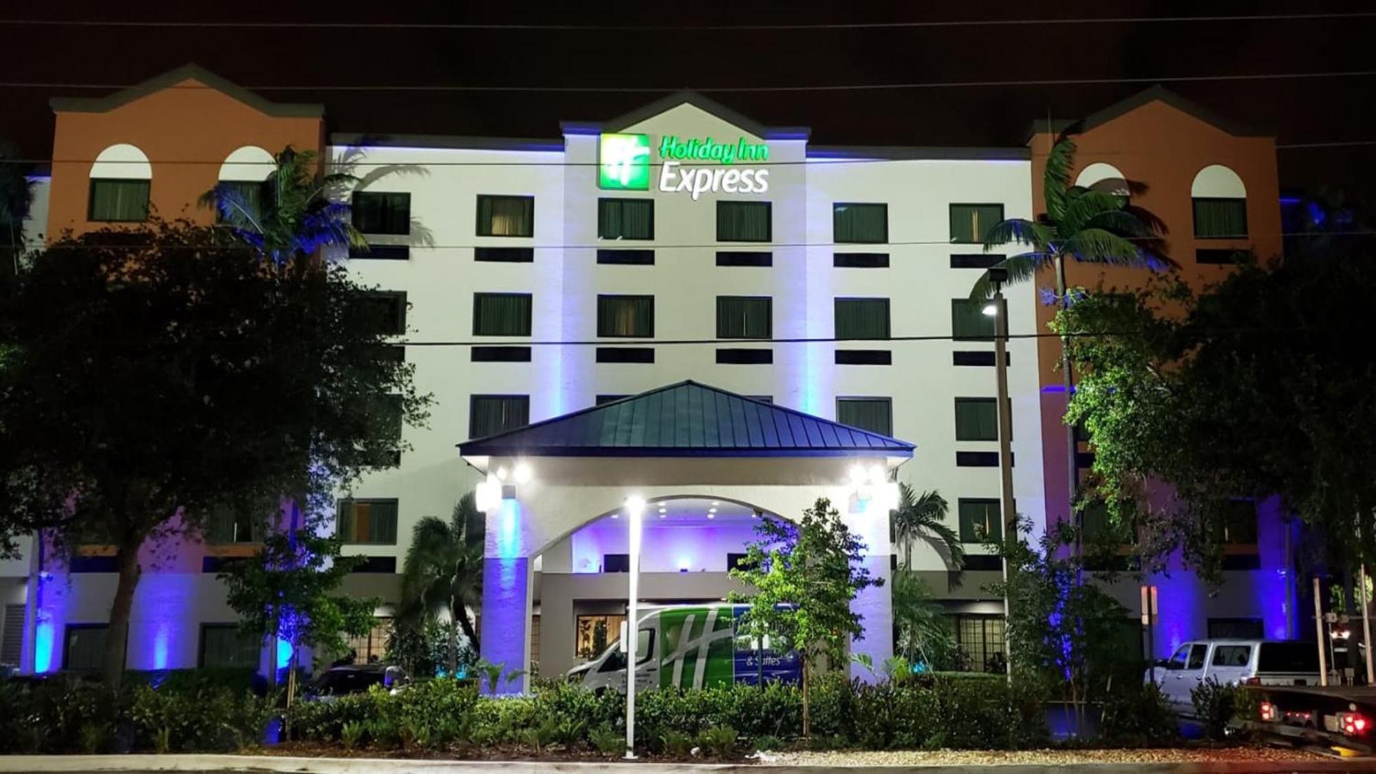 Holiday Inn Express And Suites Fort Lauderdale Airport West By Ihg Дейви Екстериор снимка